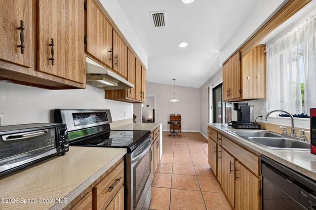 959 Sablon Street SE, Palm Bay, FL 32909