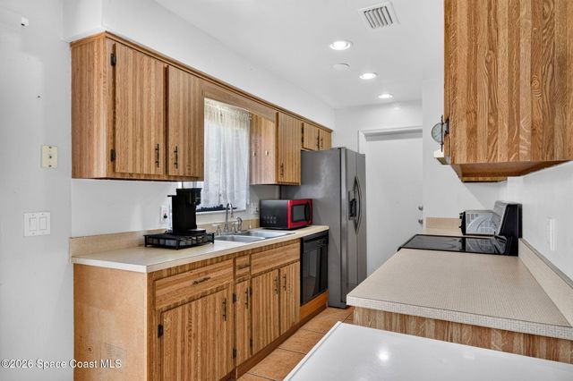 959 Sablon Street SE, Palm Bay, FL 32909