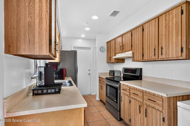 959 Sablon Street SE, Palm Bay, FL 32909