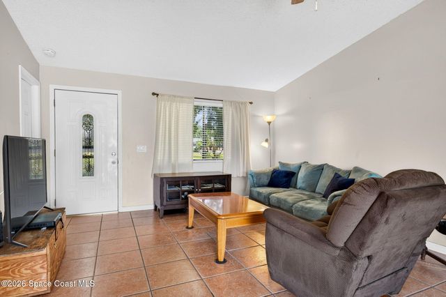 959 Sablon Street SE, Palm Bay, FL 32909