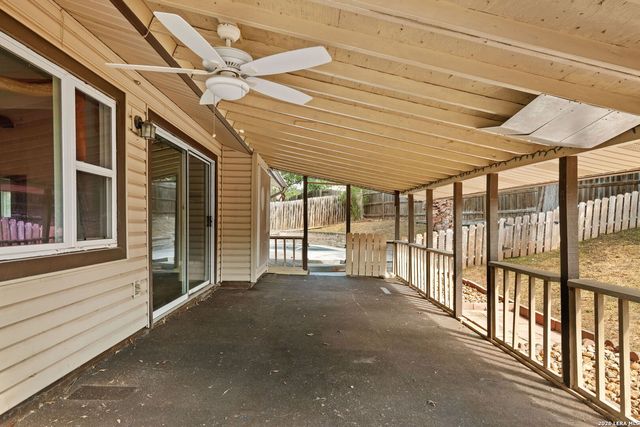 222 GUILFORD FRG, Universal City, TX 78148