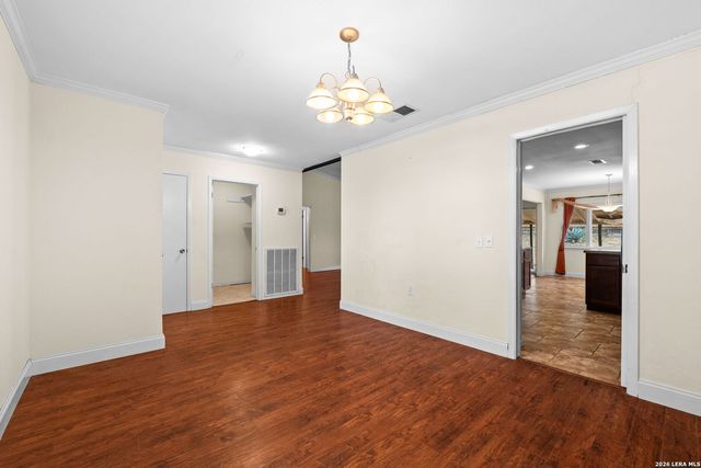 222 GUILFORD FRG, Universal City, TX 78148