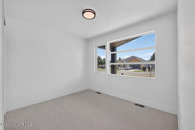 11005 E 36TH DR, Spokane Valley, WA 99206
