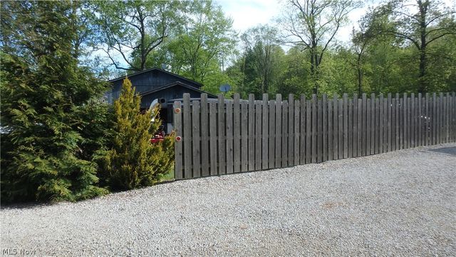 2075 Substation Road, Brunswick Hills, OH 44212