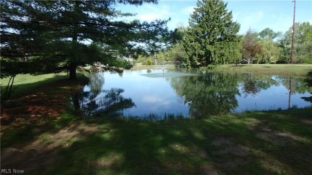 2075 Substation Road, Brunswick Hills, OH 44212