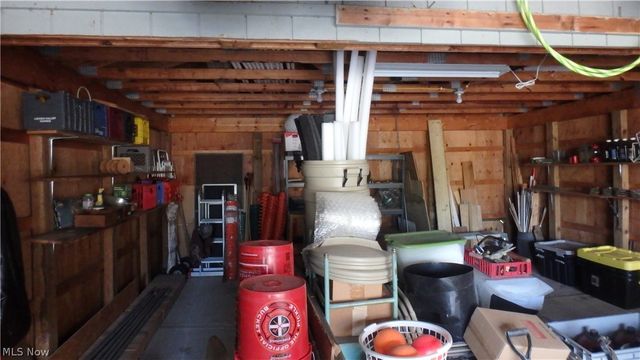 2075 Substation Road, Brunswick Hills, OH 44212