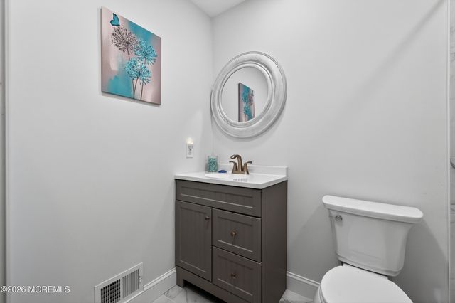 20 Oak Lane, Eatontown, NJ 07724