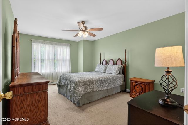 20 Oak Lane, Eatontown, NJ 07724