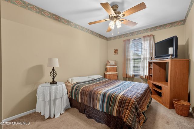 20 Oak Lane, Eatontown, NJ 07724