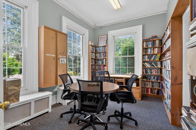 20 Oak Lane, Eatontown, NJ 07724