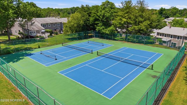 20 Oak Lane, Eatontown, NJ 07724