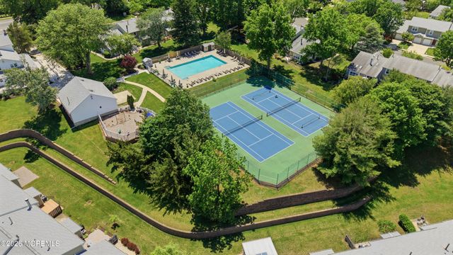 20 Oak Lane, Eatontown, NJ 07724
