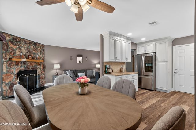 20 Oak Lane, Eatontown, NJ 07724
