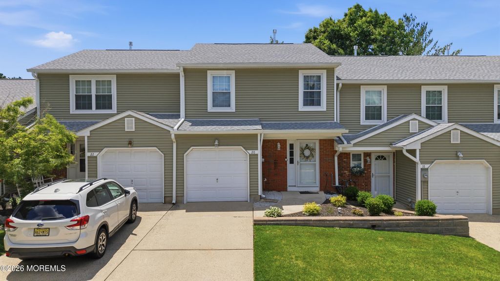 20 Oak Lane, Eatontown, NJ 07724