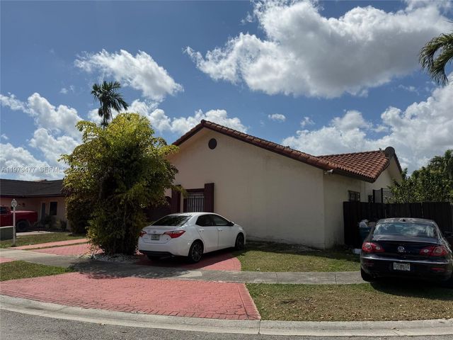 1090 NW 128th Ct, Miami, FL 33182