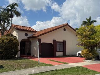 1090 NW 128th Ct, Miami, FL 33182
