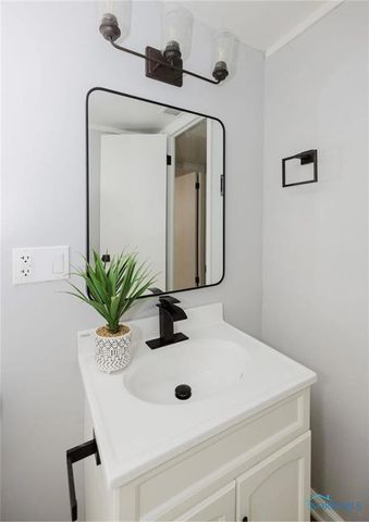 6024 322nd Street, Toledo, OH 43611