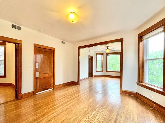 3319 W Pierce Avenue 3, Chicago, IL 60651