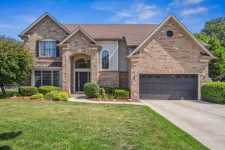 570 Mallard Point Drive, North Aurora, IL 60542