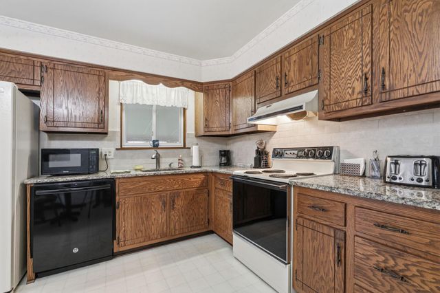 226 SILVESTRI DR, Hatboro, PA 19040