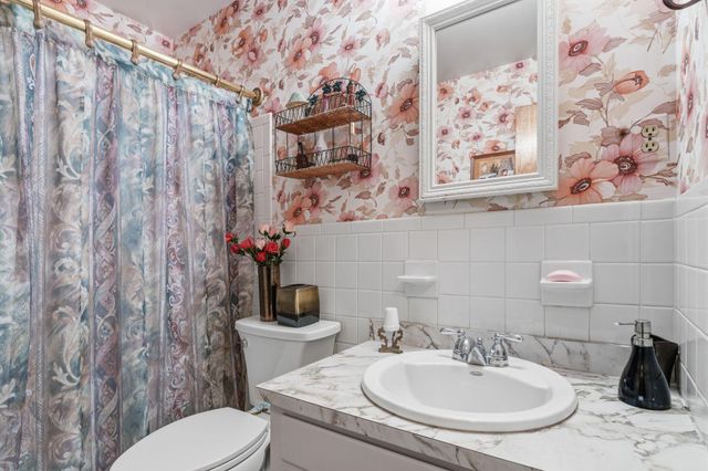226 SILVESTRI DR, Hatboro, PA 19040