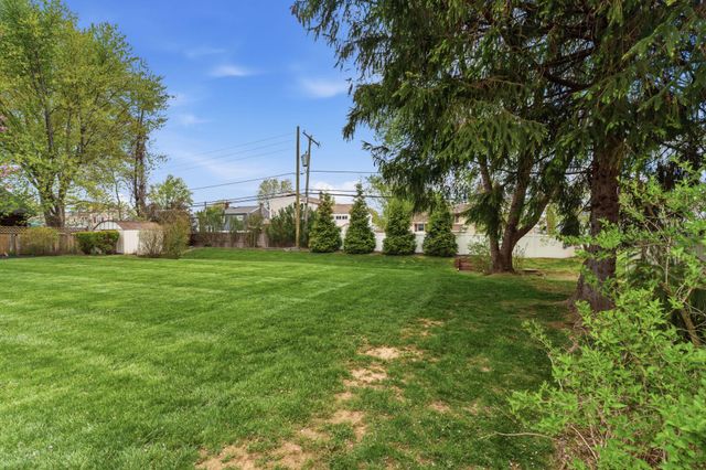226 SILVESTRI DR, Hatboro, PA 19040