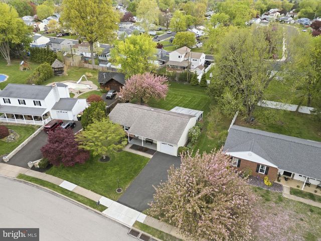 226 SILVESTRI DR, Hatboro, PA 19040