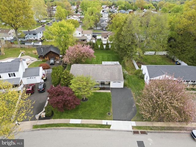 226 SILVESTRI DR, Hatboro, PA 19040