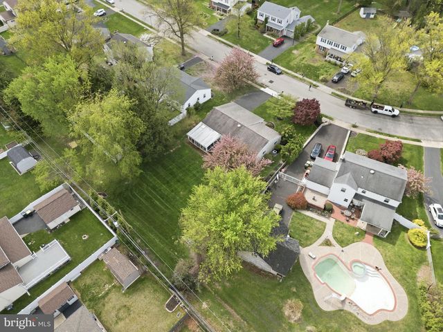 226 SILVESTRI DR, Hatboro, PA 19040