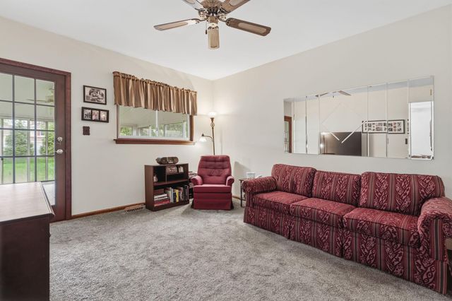 226 SILVESTRI DR, Hatboro, PA 19040