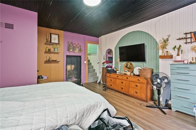 100 Brownsville, Pittsburgh, PA 15210