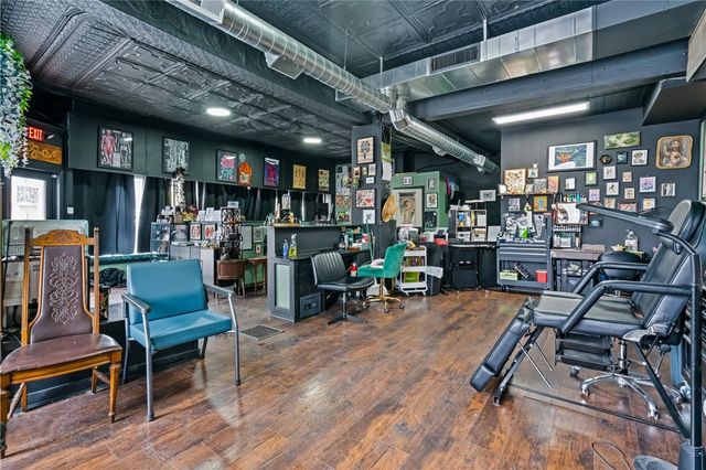 100 Brownsville, Pittsburgh, PA 15210