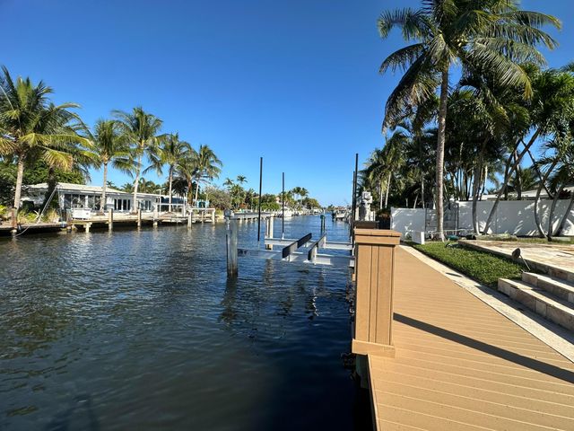 725 Shore Drive, Boynton Beach, FL 33435