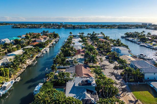 725 Shore Drive, Boynton Beach, FL 33435