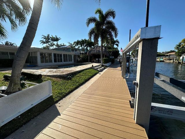 725 Shore Drive, Boynton Beach, FL 33435