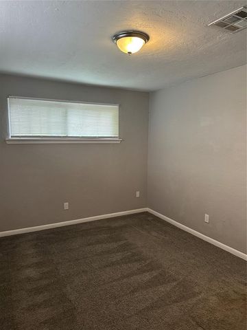 220 W Jacobs Drive, Oklahoma City, OK 73110