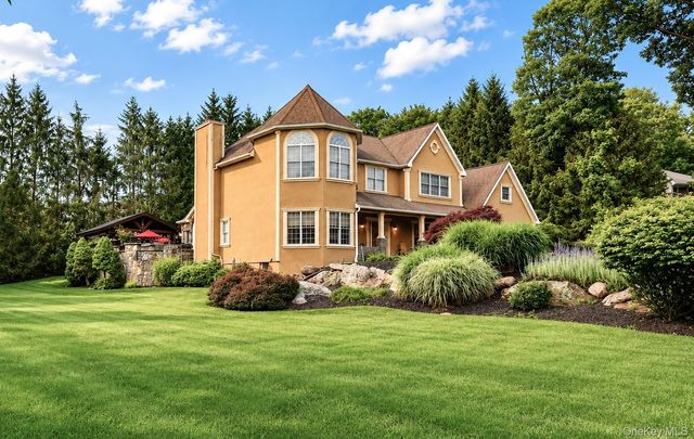 10 Sutherland Drive, Highland Mills, NY 10930