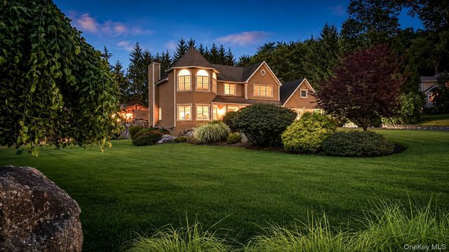 10 Sutherland Drive, Highland Mills, NY 10930