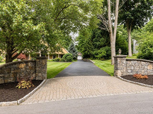 10 Sutherland Drive, Highland Mills, NY 10930
