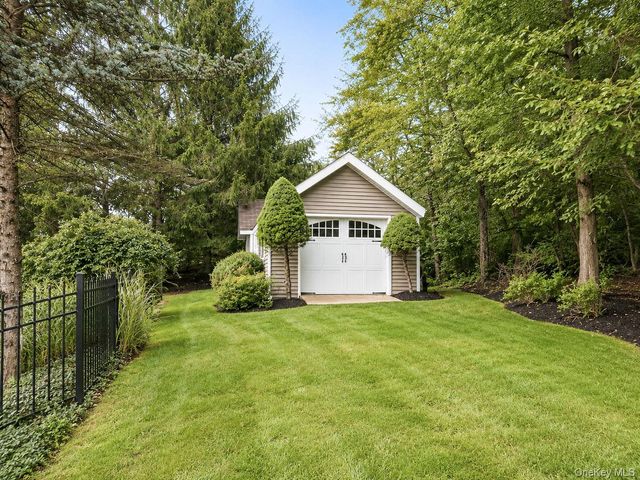 10 Sutherland Drive, Highland Mills, NY 10930