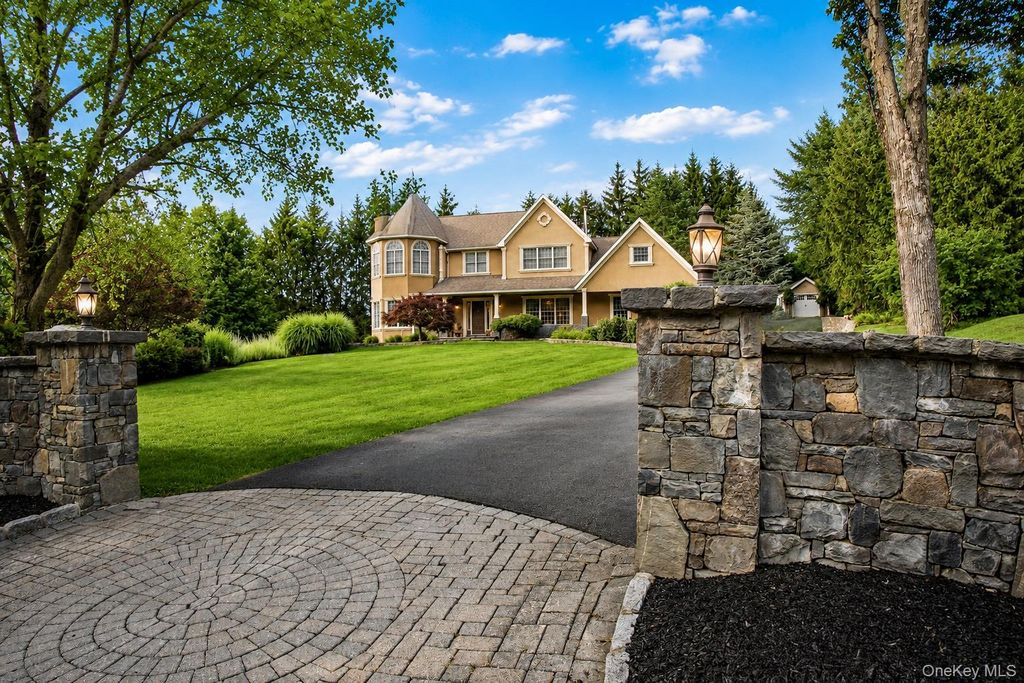 10 Sutherland Drive, Highland Mills, NY 10930