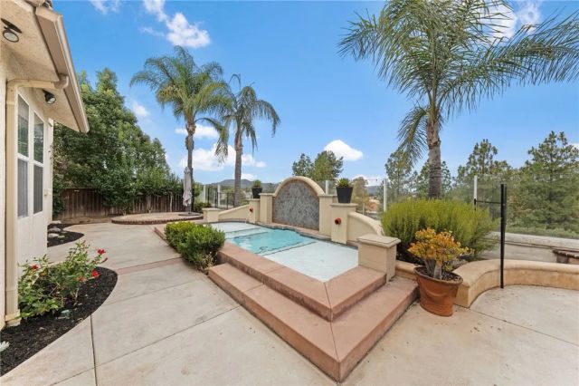 33352 Barrington, Temecula, CA 92592