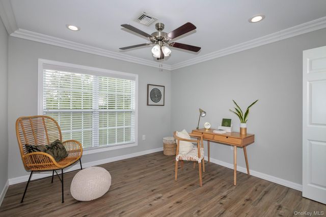 408 Pine Creek Road N404, Holbrook, NY 11741