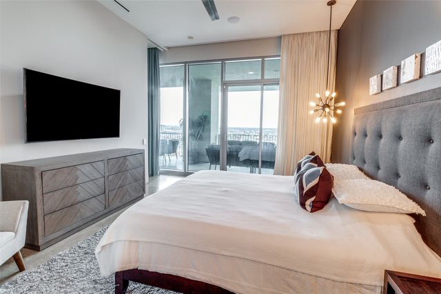 1717 Arts Plaza 1810, Dallas, TX 75201