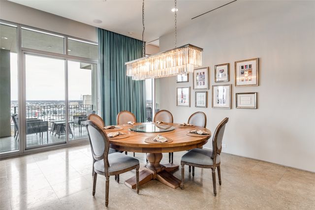 1717 Arts Plaza 1810, Dallas, TX 75201