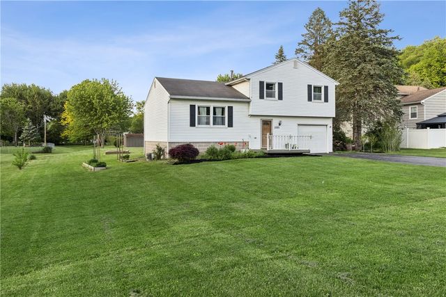 2333 Cornwall Drive, Macedon, NY 14502