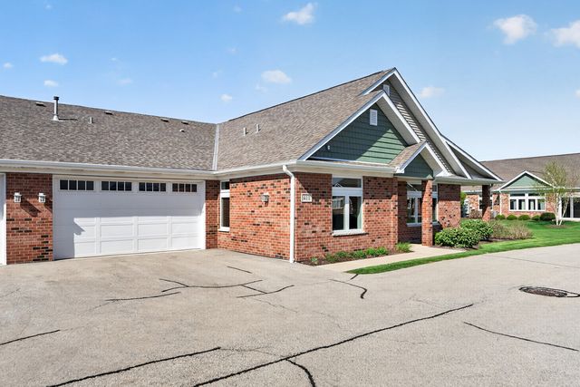 411 Stearn Drive 411, Genoa, IL 60135
