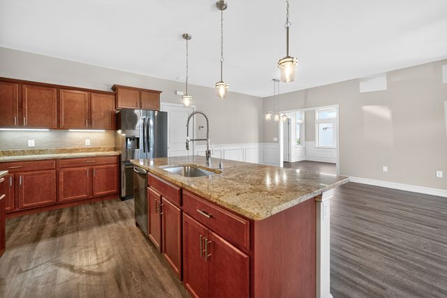 411 Stearn Drive 411, Genoa, IL 60135