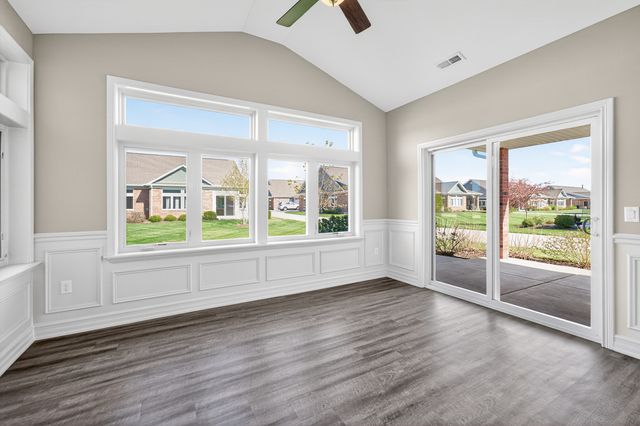 411 Stearn Drive 411, Genoa, IL 60135
