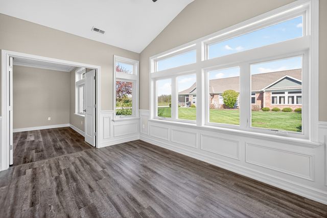 411 Stearn Drive 411, Genoa, IL 60135
